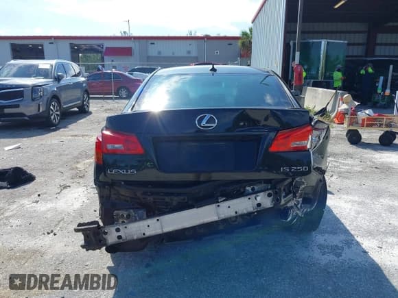 ✅ 2008 Lexus IS 250 • VIN: JTHBK262085073079 • Lot: 43567165. Wystawiony na IAAI z przebiegiem 332 518 mil. Bezpłatny archiwum sprzedaży aukcyjnych z USA i szczegółowy raport historii pojazdu na DreamBid. Zdjęcie 17.