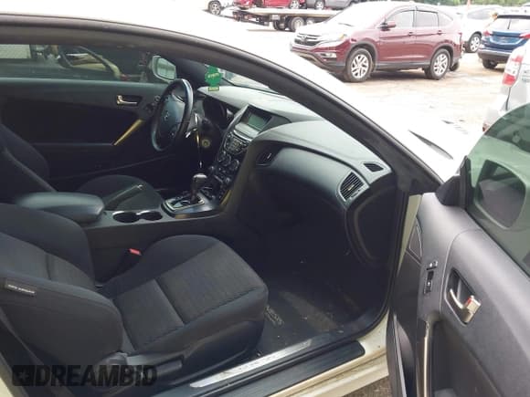 ✅ 2013 Hyundai Genesis Coupe 2.0T • VIN: KMHHT6KD2DU099816 • Lot: 42847607. Wystawiony na IAAI z przebiegiem 79 485 mil. Bezpłatny archiwum sprzedaży aukcyjnych z USA i szczegółowy raport historii pojazdu na DreamBid. Zdjęcie 5.