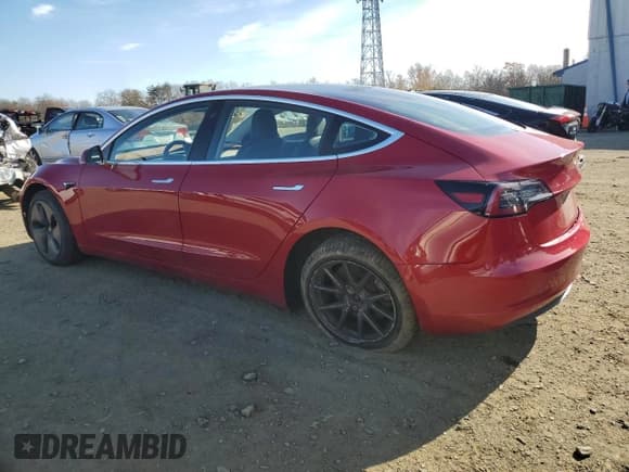 ✅ 2018 Tesla Model 3 Long Range Battery • VIN: 5YJ3E1EBXJF070025 • Lot: 92237805. Wystawiony na Copart z przebiegiem 106 318 mil. Bezpłatny archiwum sprzedaży aukcyjnych z USA i szczegółowy raport historii pojazdu na DreamBid. Zdjęcie 2.