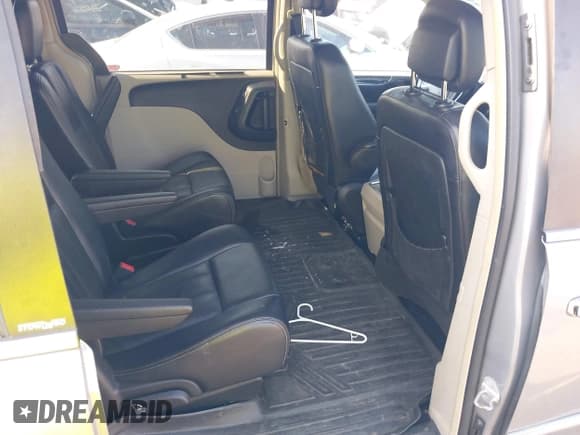 ✅ 2014 Chrysler Town & Country Touring L • VIN: 2C4RC1CG1ER176646 • Лот: 42832372. Опубликован ранее на IAAI с пробегом 123 815 миль. Бесплатный доступ к архиву аукционных продаж из США и подробный отчёт об истории автомобиля на DreamBid. Изображение 8.