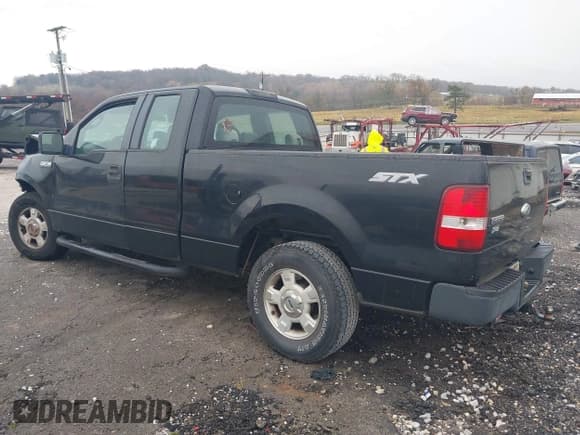✅ 2008 Ford F-150 STX • VIN: 1FTRX12W58KD27262 • Lot: 43737658. Wystawiony na IAAI z przebiegiem 133 999 mil. Bezpłatny archiwum sprzedaży aukcyjnych z USA i szczegółowy raport historii pojazdu na DreamBid. Zdjęcie 3.