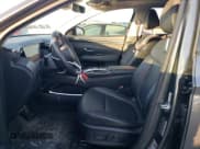 ✅ 2023 Hyundai Tucson Limited • VIN: KM8JECA10PU098167 • Lot: 77571763. Wystawiony na Copart z przebiegiem 23 175 mil. Bezpłatny archiwum sprzedaży aukcyjnych z USA i szczegółowy raport historii pojazdu na DreamBid. Zdjęcie 7.