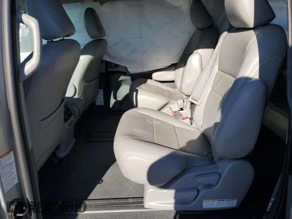 ✅ 2020 Toyota Sienna LE • VIN: 5TDKZ3DC4LS022220 • Lot: 90823735. Listed on Copart with 104,011 mi. Free auction sales archive from the USA and detailed vehicle history report at DreamBid. Image 11.