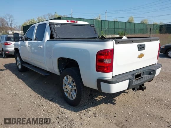 ✅ 2014 Chevrolet Silverado 2500HD LT • VIN: 1GC1KXCG1EF122256 • Lot: 42109783. Listed on IAAI with 152,052 mi. Free auction sales archive from the USA and detailed vehicle history report at DreamBid. Image 3.