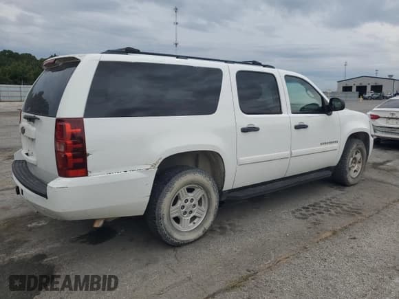 ✅ 2008 Chevrolet Suburban 3LT • VIN: 1GNFC16J98J220502 • Lot: 70514685. Listed on Copart with 195,528 mi. Free auction sales archive from the USA and detailed vehicle history report at DreamBid. Image 3.