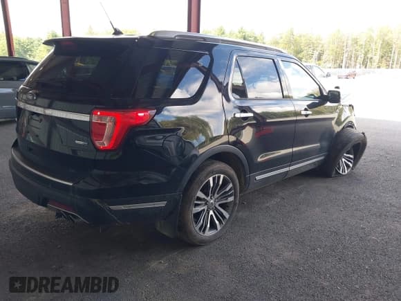 ✅ 2019 Ford Explorer Platinum • VIN: 1FM5K8HT1KGA02469 • Lot: 43207921. Listed on IAAI with 71,745 mi. Free auction sales archive from the USA and detailed vehicle history report at DreamBid. Image 4.