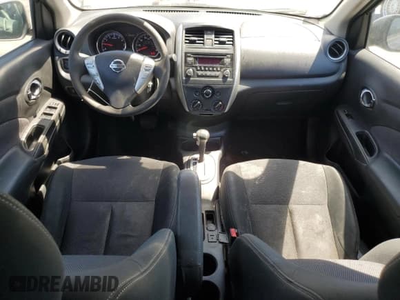 ✅ 2016 Nissan Versa S • VIN: 3N1CN7AP6GL840268 • Lot: 55103695. Wystawiony na Copart z przebiegiem 106 331 mil. Bezpłatny archiwum sprzedaży aukcyjnych z USA i szczegółowy raport historii pojazdu na DreamBid. Zdjęcie 8.