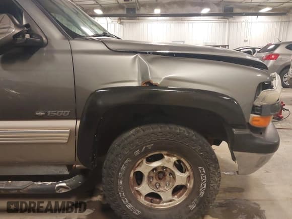 ✅ 2001 Chevrolet Silverado 1500 • VIN: 2GCEK19T211320364 • Лот: 42031686. Опубликован ранее на IAAI с пробегом 243 165 миль. Бесплатный доступ к архиву аукционных продаж из США и подробный отчёт об истории автомобиля на DreamBid. Изображение 21.