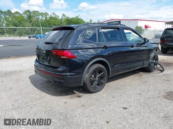 ✅ 2024 Volkswagen Tiguan SE R-Line Black • VIN: 3VVCB7AX9RM199007 • Lot: 42670002. Listed on IAAI with 11,298 mi. Free auction sales archive from the USA and detailed vehicle history report at DreamBid. Image 4.