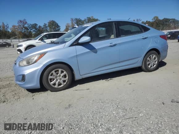 2014 Hyundai Accent GLS z VIN KMHCT4AE9EU645750, wystawiony jako Copart lot #82669975 z przebiegiem 209 682 mil mil oraz Czysty tytuł • Clean title. Historia ofert i sprzedaży dostępna na DreamBid. Obrazek 1.