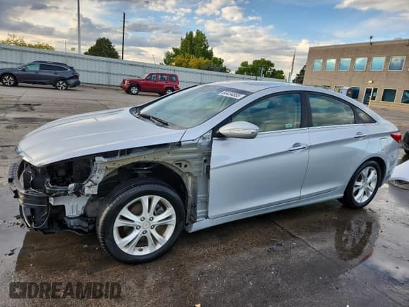 ✅ 2011 Hyundai Sonata Limited • VIN: 5NPEC4AC2BH139128 • Лот: 84434555. Опубликован ранее на Copart с пробегом 99 917 миль. Бесплатный доступ к архиву аукционных продаж из США и подробный отчёт об истории автомобиля на DreamBid. Изображение 1.