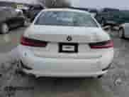 2020 BMW 3 Series 330i xDrive z VIN WBA5R7C02LFH40697, wystawiony jako Copart lot #46517905 z przebiegiem 74 076 mil mil oraz Szkoda całkowita • Salvage title. Historia ofert i sprzedaży dostępna na DreamBid. Obrazek 6.