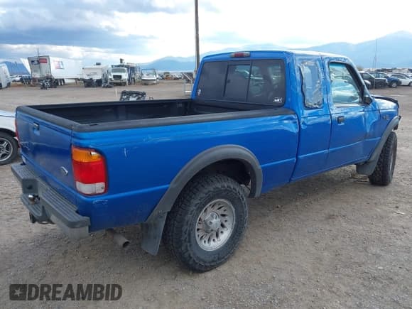 ✅ 1999 Ford Ranger XLT • VIN: 1FTZR15X8XTA34009 • Lot: 43520066. Wystawiony na IAAI z przebiegiem Nie podano. Bezpłatny archiwum sprzedaży aukcyjnych z USA i szczegółowy raport historii pojazdu na DreamBid. Zdjęcie 4.