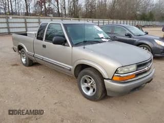 ✅ 2001 Chevrolet S-10 LS • VIN: 1GCCS19W918208790 • Лот: 41785661. Опубликован ранее на IAAI с пробегом 132 903 миль. Бесплатный доступ к архиву аукционных продаж из США и подробный отчёт об истории автомобиля на DreamBid. Изображение 1.