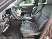 ✅ 2024 Alfa Romeo Tonale Ti • VIN: ZASPATCW9R3031924 • Lot: 64885005. Wystawiony na Copart z przebiegiem 20 191 mil. Bezpłatny archiwum sprzedaży aukcyjnych z USA i szczegółowy raport historii pojazdu na DreamBid. Zdjęcie 7.