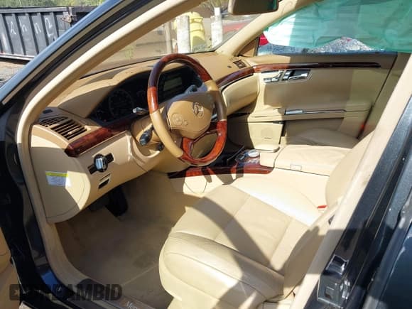 ✅ 2012 Mercedes-Benz S 550 • VIN: WDDNG9EBXCA425567 • Lot: 43111940. Wystawiony na IAAI z przebiegiem 132 161 mil. Bezpłatny archiwum sprzedaży aukcyjnych z USA i szczegółowy raport historii pojazdu na DreamBid. Zdjęcie 5.