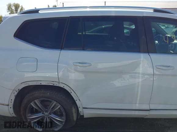 ✅ 2018 Volkswagen Atlas SE • VIN: 1V2PR2CA1JC595668 • Lot: 43434478. Listed on IAAI with 125,744 mi. Free auction sales archive from the USA and detailed vehicle history report at DreamBid. Image 17.