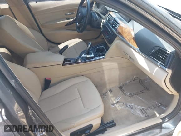 ✅ 2015 BMW 3 Series 328i xDrive • VIN: WBA3B5G53FNS14558 • Lot: 42847313. Listed on IAAI with 108,615 mi. Free auction sales archive from the USA and detailed vehicle history report at DreamBid. Image 5.