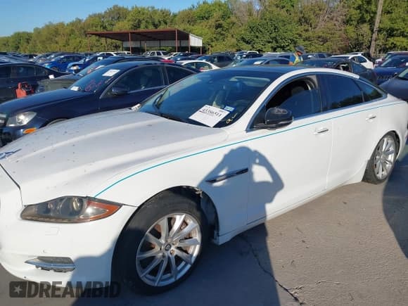 ✅ 2012 Jaguar XJ • VIN: SAJWA1CBXCLV28806 • Lot: 43386511. Wystawiony na IAAI z przebiegiem 137 823 mil. Bezpłatny archiwum sprzedaży aukcyjnych z USA i szczegółowy raport historii pojazdu na DreamBid. Zdjęcie 2.