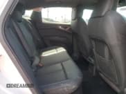 ✅ 2023 Audi Q4 e-tron Sportback Premium Plus • VIN: WA132BFZ3PP066773 • Lot: 70006485. Wystawiony na Copart z przebiegiem 33 764 mil. Bezpłatny archiwum sprzedaży aukcyjnych z USA i szczegółowy raport historii pojazdu na DreamBid. Zdjęcie 11.