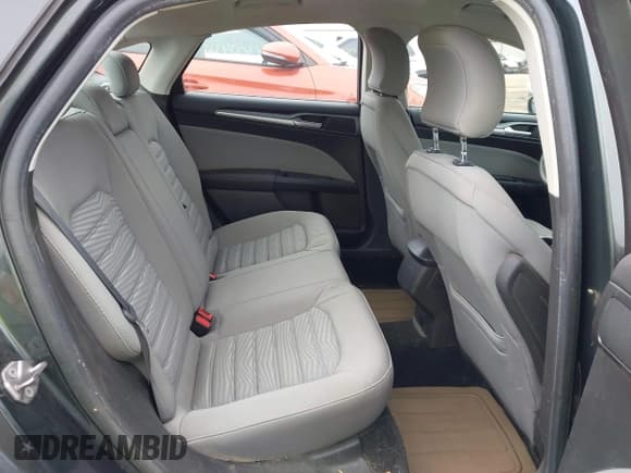 ✅ 2016 Ford Fusion S • VIN: 3FA6P0G75GR192038 • Lot: 43031214. Wystawiony na IAAI z przebiegiem 112 413 mil. Bezpłatny archiwum sprzedaży aukcyjnych z USA i szczegółowy raport historii pojazdu na DreamBid. Zdjęcie 8.