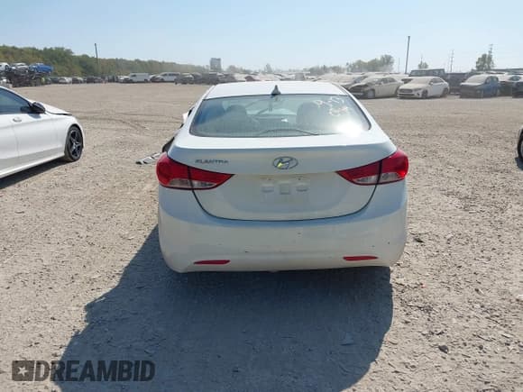 ✅ 2013 Hyundai Elantra GLS • VIN: 5NPDH4AE2DH198455 • Lot: 43236263. Listed on IAAI with 148,000 mi. Free auction sales archive from the USA and detailed vehicle history report at DreamBid. Image 17.