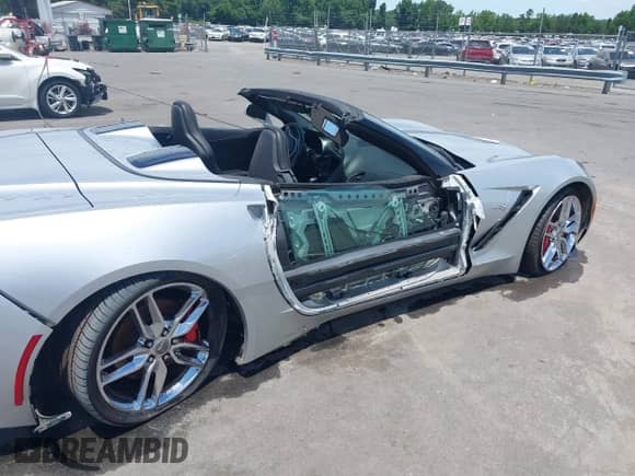 2014 Chevrolet Corvette Z51 3LT z VIN 1G1YM3D7XE5120603, wystawiony jako IAAI lot #42313984 z przebiegiem 64 199 mil mil oraz . Historia ofert i sprzedaży dostępna na DreamBid. Obrazek 6.