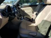 ✅ 2013 Volkswagen Beetle 2.5L • VIN: 3VW5X7AT5DM828662 • Lot: 92062485. Wystawiony na Copart z przebiegiem 49 373 mil. Bezpłatny archiwum sprzedaży aukcyjnych z USA i szczegółowy raport historii pojazdu na DreamBid. Zdjęcie 7.