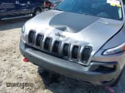 ✅ 2017 Jeep Cherokee Trailhawk L Plus • VIN: 1C4PJMBS5HD214410 • Lot: 43075418. Wystawiony na IAAI z przebiegiem 77 527 mil. Bezpłatny archiwum sprzedaży aukcyjnych z USA i szczegółowy raport historii pojazdu na DreamBid. Zdjęcie 6.