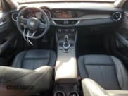 ✅ 2021 Alfa Romeo Stelvio Ti • VIN: ZASPAKBN4M7D18966 • Lot: 81212055. Wystawiony na Copart z przebiegiem 29 790 mil. Bezpłatny archiwum sprzedaży aukcyjnych z USA i szczegółowy raport historii pojazdu na DreamBid. Zdjęcie 8.