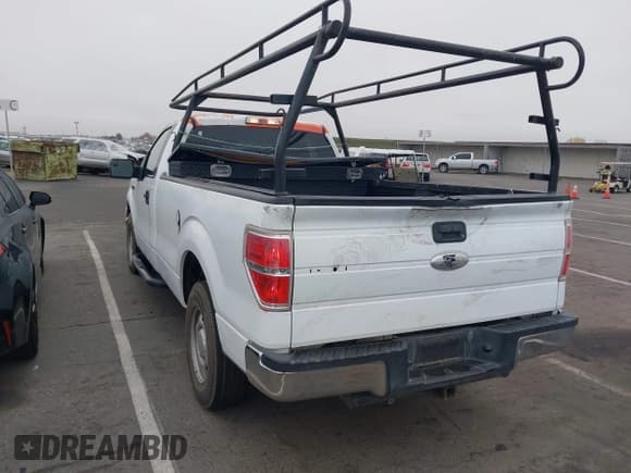 ✅ 2011 Ford F-150 XL • VIN: 1FTNF1CF3BKD32547 • Lot: 43915123. Wystawiony na IAAI z przebiegiem 143 776 mil. Bezpłatny archiwum sprzedaży aukcyjnych z USA i szczegółowy raport historii pojazdu na DreamBid. Zdjęcie 3.