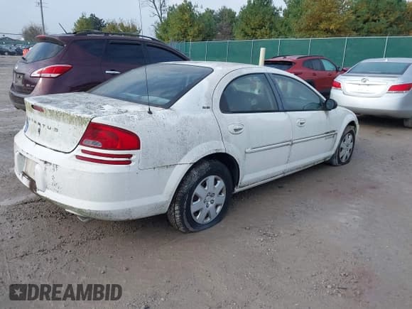 ✅ 2001 Dodge Stratus SE • VIN: 1B3EJ46U71N508234 • Lot: 43565470. Wystawiony na IAAI z przebiegiem 64 909 mil. Bezpłatny archiwum sprzedaży aukcyjnych z USA i szczegółowy raport historii pojazdu na DreamBid. Zdjęcie 4.