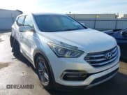 ✅ 2018 Hyundai Santa Fe 2.4L • VIN: 5NMZT3LB6JH086039 • Лот: 43639604. Опубликован ранее на IAAI с пробегом 90 196 миль. Бесплатный доступ к архиву аукционных продаж из США и подробный отчёт об истории автомобиля на DreamBid. Изображение 1.