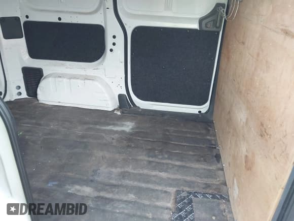 ✅ 2015 Nissan NV200 S • VIN: 3N6CM0KN4FK705019 • Lot: 43201927. Wystawiony na IAAI z przebiegiem 74 402 mil. Bezpłatny archiwum sprzedaży aukcyjnych z USA i szczegółowy raport historii pojazdu na DreamBid. Zdjęcie 8.