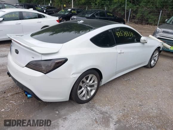 ✅ 2013 Hyundai Genesis Coupe R-Spec • VIN: KMHHU6KJ4DU105764 • Lot: 42673354. Wystawiony na IAAI z przebiegiem 38 479 mil. Bezpłatny archiwum sprzedaży aukcyjnych z USA i szczegółowy raport historii pojazdu na DreamBid. Zdjęcie 4.