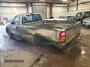 2002 Chevrolet Silverado 1500 z VIN 1GCEC14V02Z272202, wystawiony jako Copart lot #71356385 z przebiegiem 115 544 mil mil oraz Czysty tytuł • Clean title. Historia ofert i sprzedaży dostępna na DreamBid. Obrazek 2.