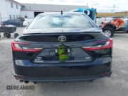 ✅ 2025 Toyota Camry LE • VIN: 4T1DBADK3SU523372 • Lot: 43649383. Wystawiony na IAAI z przebiegiem 9 665 mil. Bezpłatny archiwum sprzedaży aukcyjnych z USA i szczegółowy raport historii pojazdu na DreamBid. Zdjęcie 16.