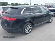 ✅ 2014 Lincoln MKT EcoBoost • VIN: 2LMHJ5AT9EBL55311 • Lot: 42162336. Wystawiony na IAAI z przebiegiem 28 045 mil. Bezpłatny archiwum sprzedaży aukcyjnych z USA i szczegółowy raport historii pojazdu na DreamBid. Zdjęcie 4.