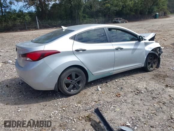 ✅ 2013 Hyundai Elantra GLS • VIN: 5NPDH4AE1DH220042 • Lot: 43321412. Wystawiony na IAAI z przebiegiem 160 000 mil mil. Skorzystaj z bezpłatnego archiwum sprzedaży aukcyjnych z USA i zobacz szczegółowy raport historii pojazdu na DreamBid. Zdjęcie 4.