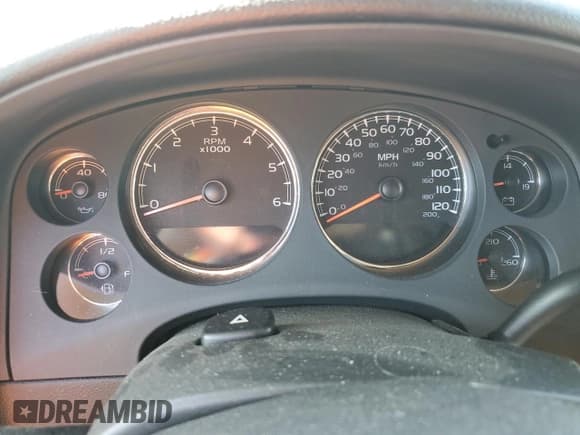 ✅ 2008 Chevrolet Suburban 2LT • VIN: 1GNFK16368R265564 • Lot: 76410584. Wystawiony na Copart z przebiegiem Nie podano. Bezpłatny archiwum sprzedaży aukcyjnych z USA i szczegółowy raport historii pojazdu na DreamBid. Zdjęcie 9.