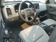 ✅ 2020 Chevrolet Colorado 2WD Work Truck • VIN: 1GCHSBEA1L1104960 • Lot: 71500925. Wystawiony na Copart z przebiegiem 21 401 mil. Bezpłatny archiwum sprzedaży aukcyjnych z USA i szczegółowy raport historii pojazdu na DreamBid. Zdjęcie 8.