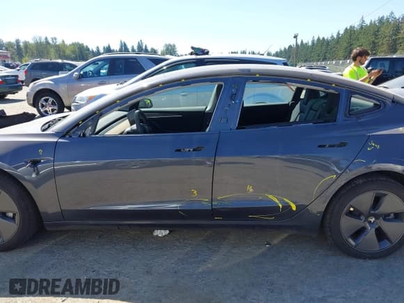 ✅ 2023 Tesla Model 3 Long Range • VIN: 5YJ3E1EB4PF713185 • Лот: 42966161. Опубликован ранее на IAAI с пробегом 12 374 миль. Бесплатный доступ к архиву аукционных продаж из США и подробный отчёт об истории автомобиля на DreamBid. Изображение 15.