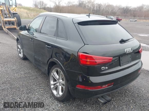 ✅ 2018 Audi Q3 Premium • VIN: WA1BCCFSXJR031354 • Lot: 43636502. Listed on IAAI with 109,704 mi. Free auction sales archive from the USA and detailed vehicle history report at DreamBid. Image 3.