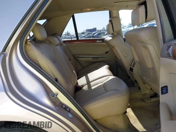 ✅ 2007 Mercedes-Benz M 350 • VIN: 4JGBB86E37A227378 • Лот: 42316957. Опубликован ранее на IAAI с пробегом 127 954 миль. Бесплатный доступ к архиву аукционных продаж из США и подробный отчёт об истории автомобиля на DreamBid. Изображение 8.