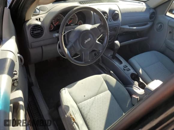 ✅ 2005 Jeep Liberty Sport • VIN: 1J4GL48K55W661279 • Лот: 90337345. Опубликован ранее на Copart с пробегом 126 264 миль. Бесплатный доступ к архиву аукционных продаж из США и подробный отчёт об истории автомобиля на DreamBid. Изображение 8.