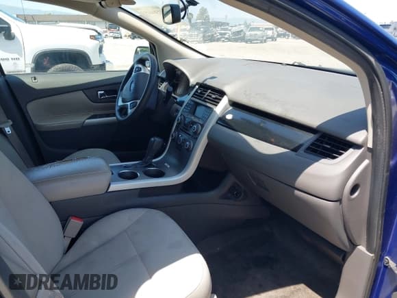 ✅ 2014 Ford Edge SE • VIN: 2FMDK3GC3EBB39697 • Lot: 42304493. Wystawiony na IAAI z przebiegiem 176 412 mil. Bezpłatny archiwum sprzedaży aukcyjnych z USA i szczegółowy raport historii pojazdu na DreamBid. Zdjęcie 5.