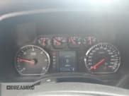 ✅ 2019 Chevrolet Silverado 1500 Custom • VIN: 2GCVKMEC4K1164224 • Lot: 59014405. Wystawiony na Copart z przebiegiem 62 794 mil. Bezpłatny archiwum sprzedaży aukcyjnych z USA i szczegółowy raport historii pojazdu na DreamBid. Zdjęcie 9.