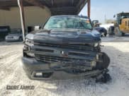 ✅ 2021 Chevrolet Silverado 1500 RST • VIN: 1GCUYEET5MZ291011 • Lot: 52319985. Wystawiony na Copart z przebiegiem 2 223 mil. Bezpłatny archiwum sprzedaży aukcyjnych z USA i szczegółowy raport historii pojazdu na DreamBid. Zdjęcie 5.