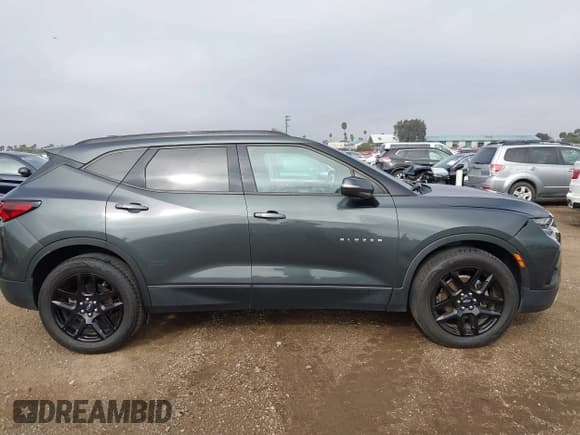 ✅ 2020 Chevrolet Blazer LT • VIN: 3GNKBCRS8LS537972 • Lot: 43260979. Wystawiony na IAAI z przebiegiem 103 372 mil. Bezpłatny archiwum sprzedaży aukcyjnych z USA i szczegółowy raport historii pojazdu na DreamBid. Zdjęcie 13.