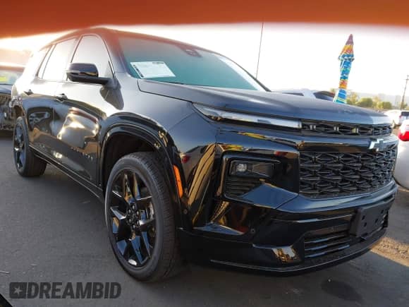 2025 Chevrolet Traverse FWD RS with VIN 1GNERLRS1SJ282512, listed as a IAAI auction lot 43343752 with 567 mi miles and . Bid and sale history available at DreamBid. Image 1.